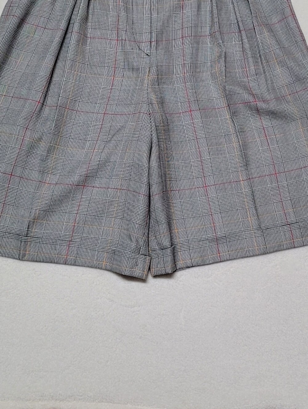Punk Deadstock 80s Vintage Jones Wear Plaid High-Rise Pleated Culotte Shorts 12 - Picture 4 of 11
